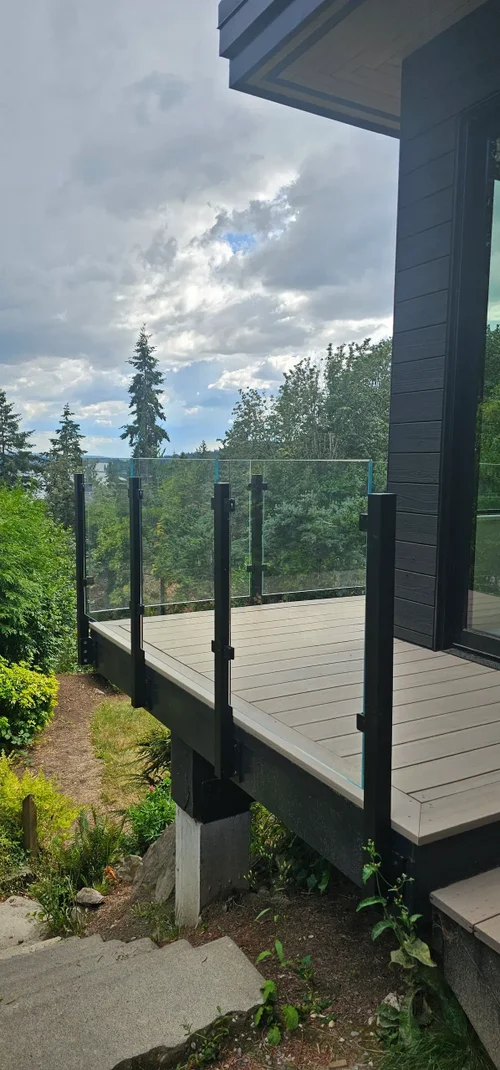A balcony railing